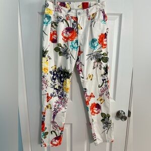 V Christine Jeans Capri Women’s Size 6 White Floral Butterflies Whimsical